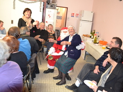  <a style='color: #fff;' href='/uploaded/photo/reunion-fin-annee-2014-54bfa9670a78f.jpg'>(Télécharger)</a>